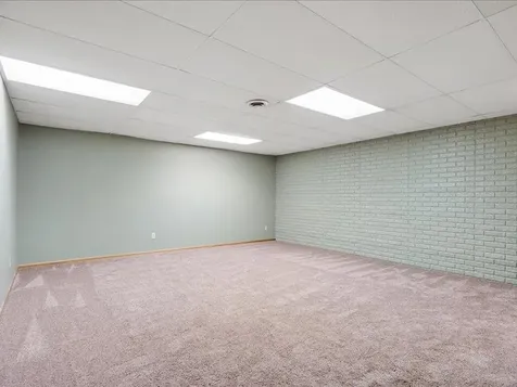 427 SW 8th Avenue Waverly IA 50677