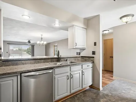 427 SW 8th Avenue Waverly IA 50677
