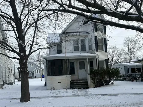 215 1st Avenue NE Oelwein IA 50662