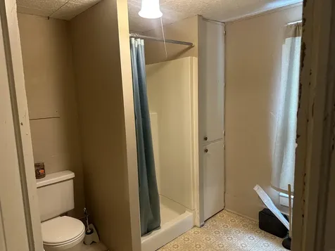 215 1st Avenue NE Oelwein IA 50662
