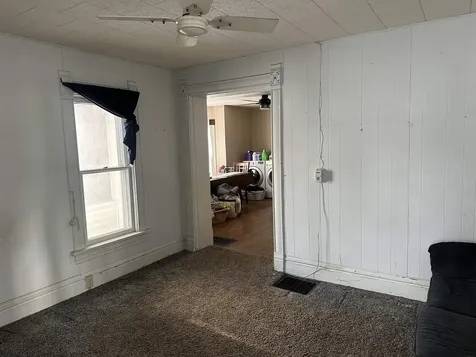 215 1st Avenue NE Oelwein IA 50662