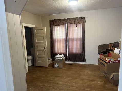 215 1st Avenue NE Oelwein IA 50662