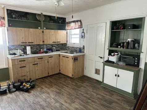 215 1st Avenue NE Oelwein IA 50662