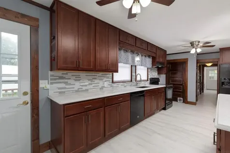 1245 Hawley Street Jesup IA 50648