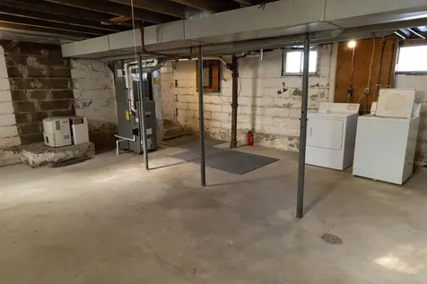 1133 Columbia Street Waterloo IA 50703