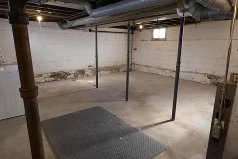 1133 Columbia Street Waterloo IA 50703