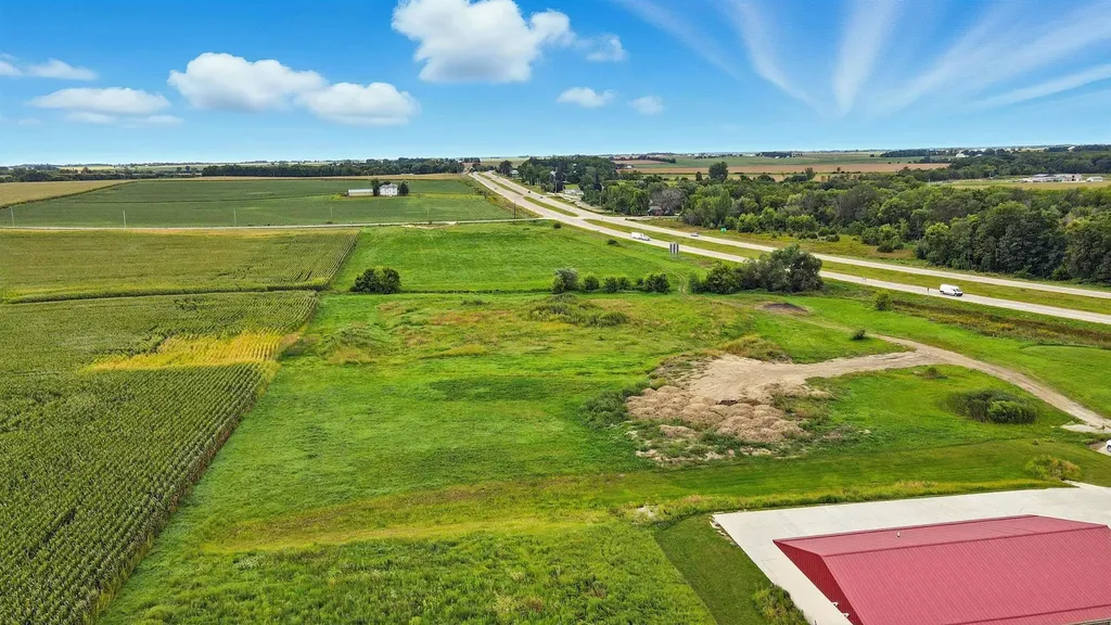 11.55 S Highway 63 Denver IA 50622