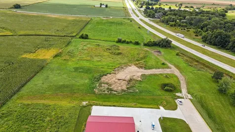 11.55 S Highway 63 Denver IA 50622