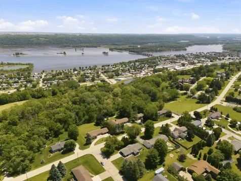 607 Acre Street Guttenberg IA 52052