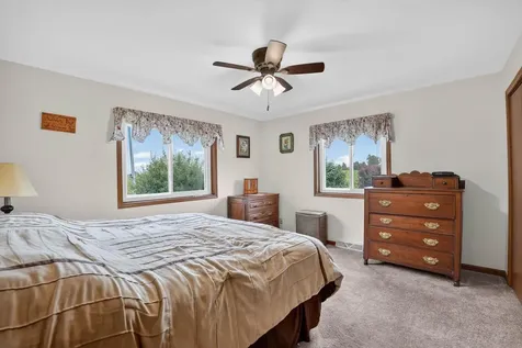 1147 230th Waverly IA 50677