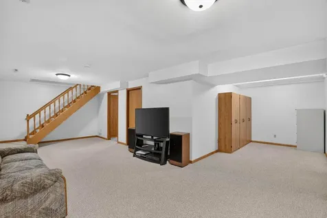 1147 230th Waverly IA 50677