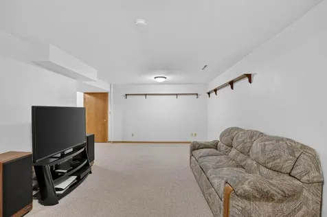1147 230th Waverly IA 50677