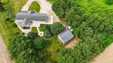 1147 230th Waverly IA 50677
