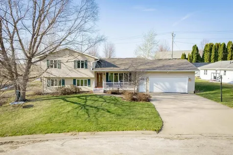 107 Hollywood Boulevard West Union IA 52175