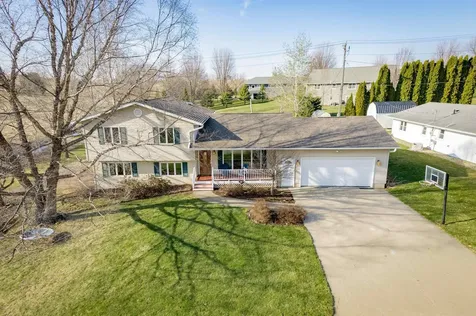 107 Hollywood Boulevard West Union IA 52175