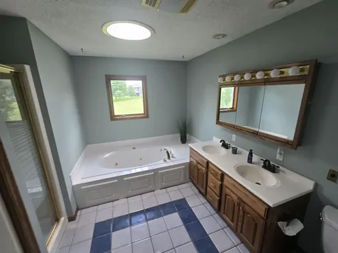107 Hollywood Boulevard West Union IA 52175