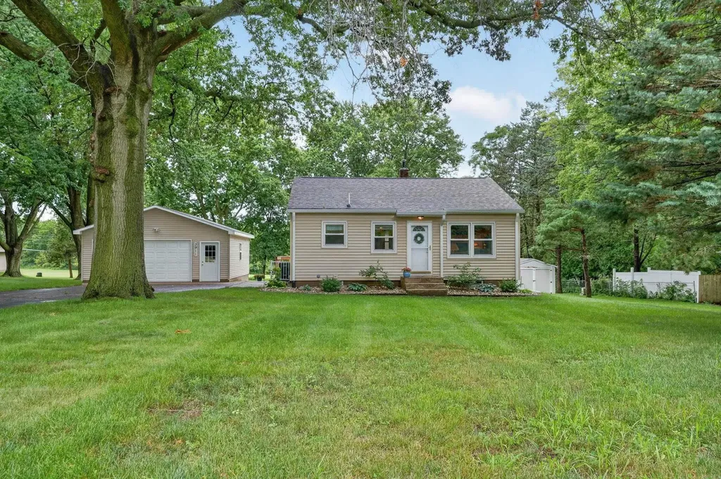 3911 S Main Street Cedar Falls IA 50613