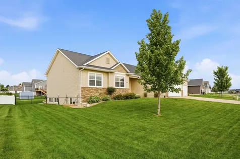 1229 Partridge Lane Waterloo IA 50701