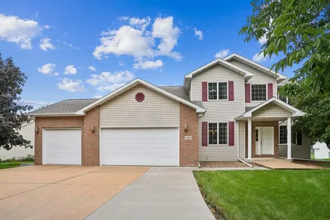 1920 Falcon Ridge Waterloo IA 50701