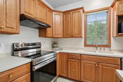 1920 Falcon Ridge Waterloo IA 50701
