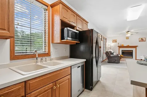 1920 Falcon Ridge Waterloo IA 50701