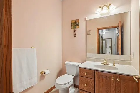 1920 Falcon Ridge Waterloo IA 50701