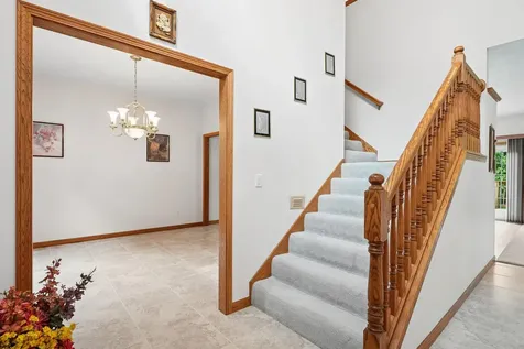 1920 Falcon Ridge Waterloo IA 50701