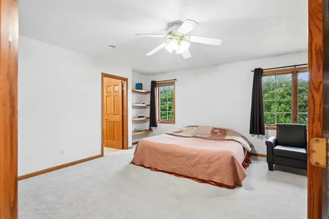 1920 Falcon Ridge Waterloo IA 50701