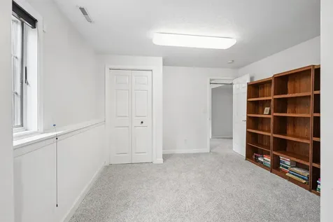 1920 Falcon Ridge Waterloo IA 50701