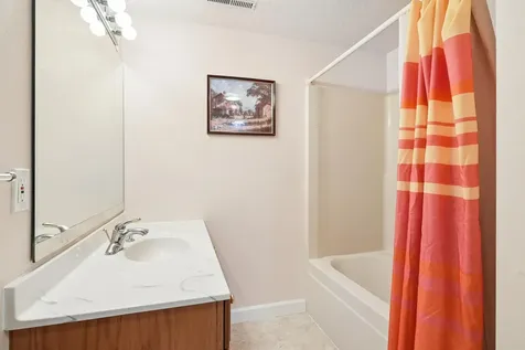 1920 Falcon Ridge Waterloo IA 50701