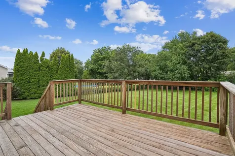 1920 Falcon Ridge Waterloo IA 50701
