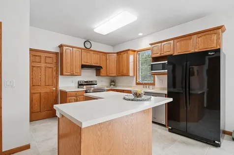 1920 Falcon Ridge Waterloo IA 50701