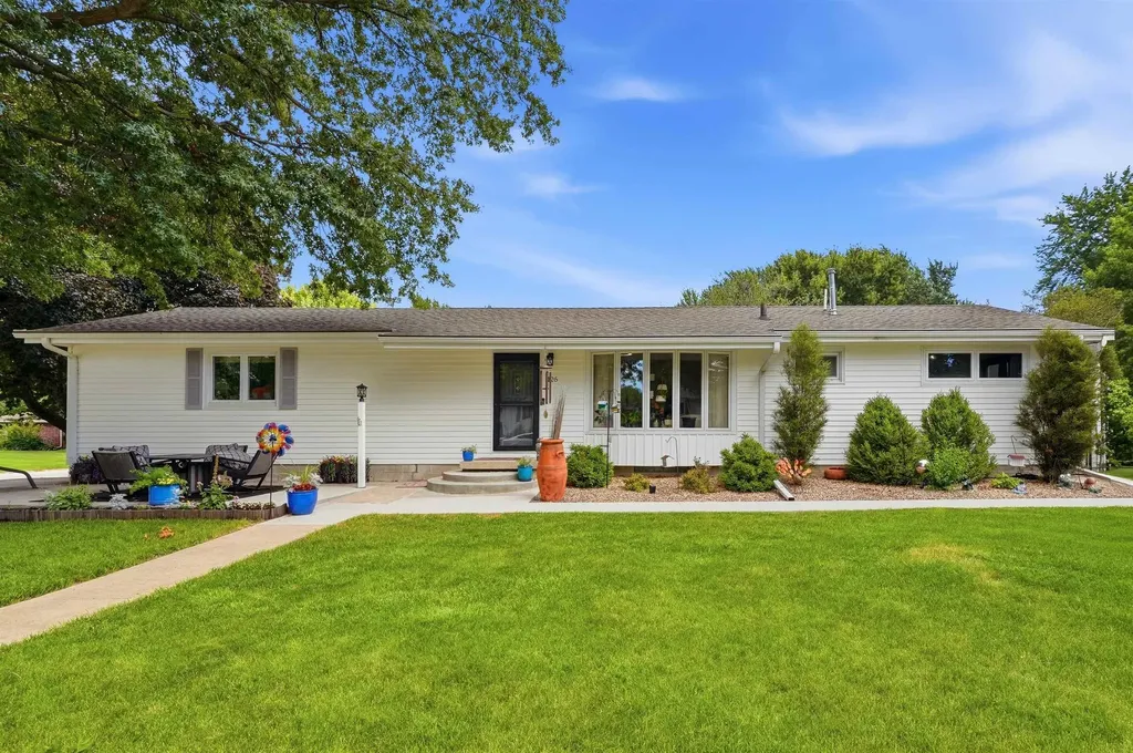126 Highland Drive Cedar Falls IA 50613
