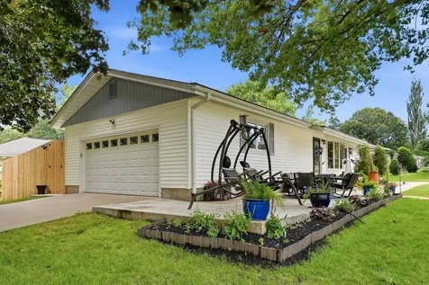 126 Highland Drive Cedar Falls IA 50613