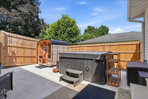 126 Highland Drive Cedar Falls IA 50613