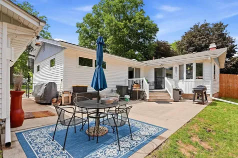 126 Highland Drive Cedar Falls IA 50613