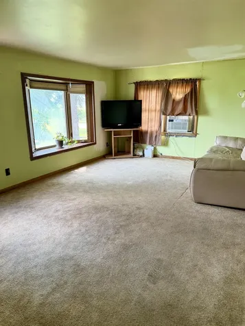 1892 Ivanhoe Avenue New Hampton IA 50659