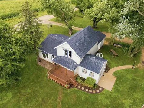1892 Ivanhoe Avenue New Hampton IA 50659