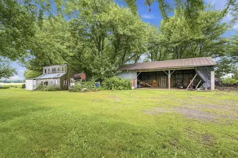 1892 Ivanhoe Avenue New Hampton IA 50659