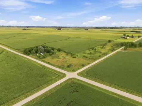 1892 Ivanhoe Avenue New Hampton IA 50659