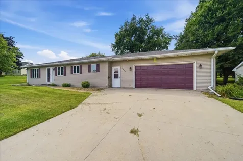 1002 7th Street Eldora IA 50627