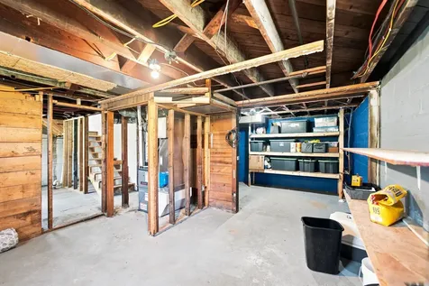 1207 6th Street Grundy Center IA 50638