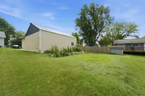 1207 6th Street Grundy Center IA 50638