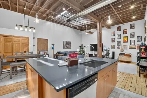 25 W Commercial Street Waterloo IA 50701