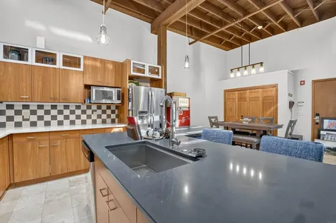 25 W Commercial Street Waterloo IA 50701