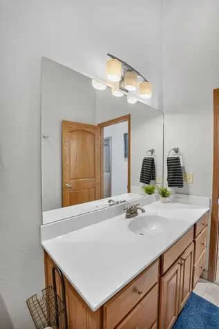 25 W Commercial Street Waterloo IA 50701