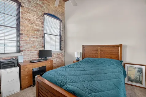 25 W Commercial Street Waterloo IA 50701