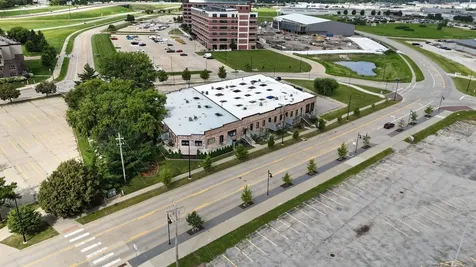 25 W Commercial Street Waterloo IA 50701