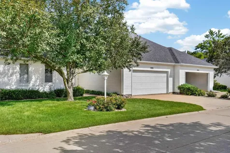 1006 NW 7th Avenue Waverly IA 50677