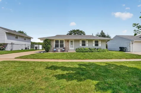122 Bergstrom Boulevard Cedar Falls IA 50613